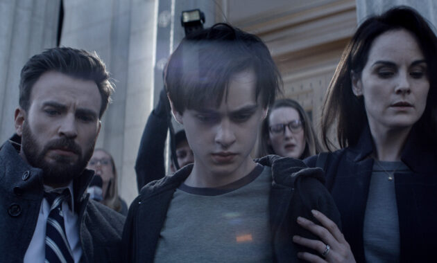 Defending Jacob : Photo Chris Evans, Jaeden Martell, Michelle Dockery