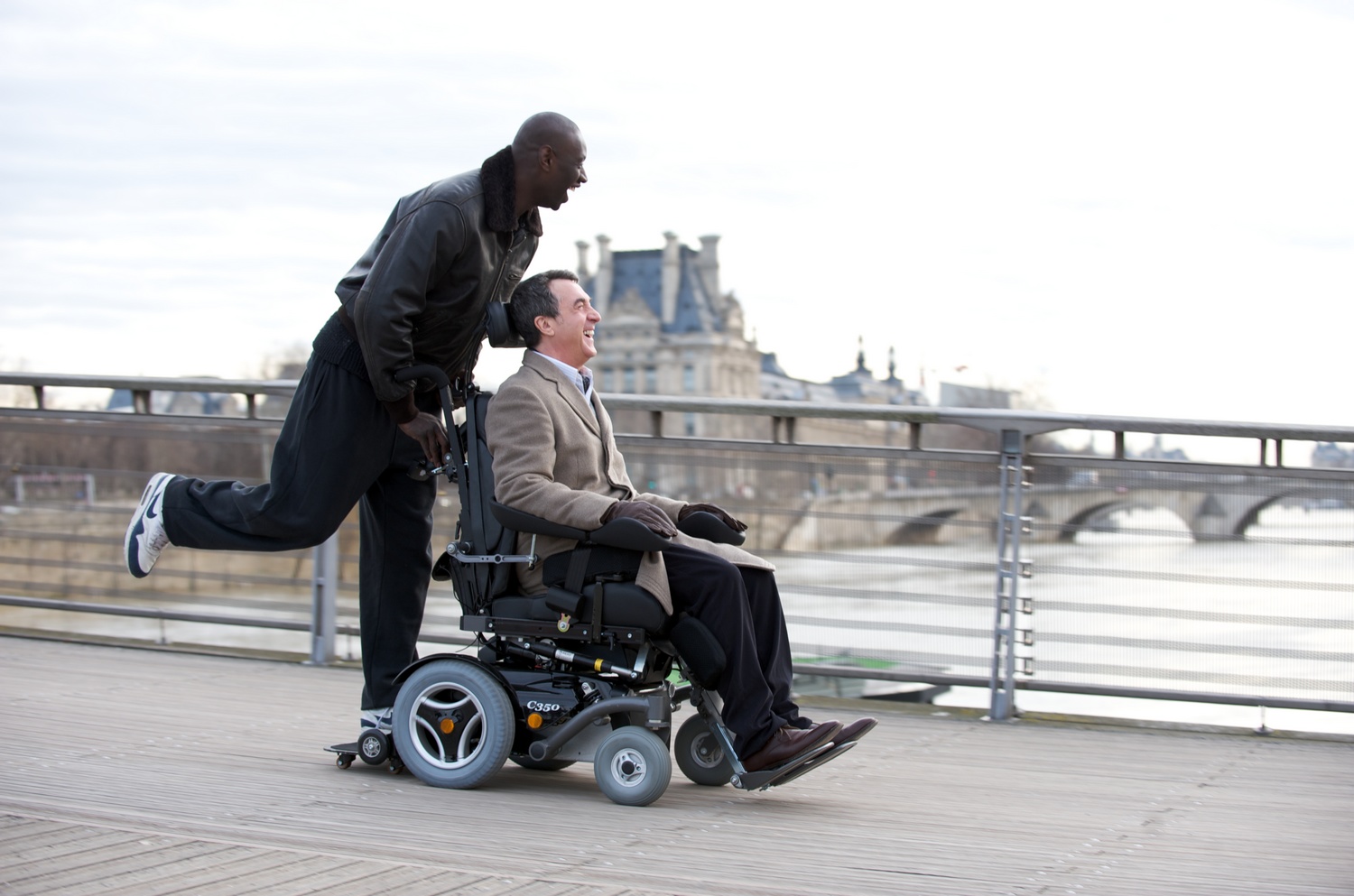 凱撒：Intouchables 總監 Eric Toledano 在暴風雨中執掌大權