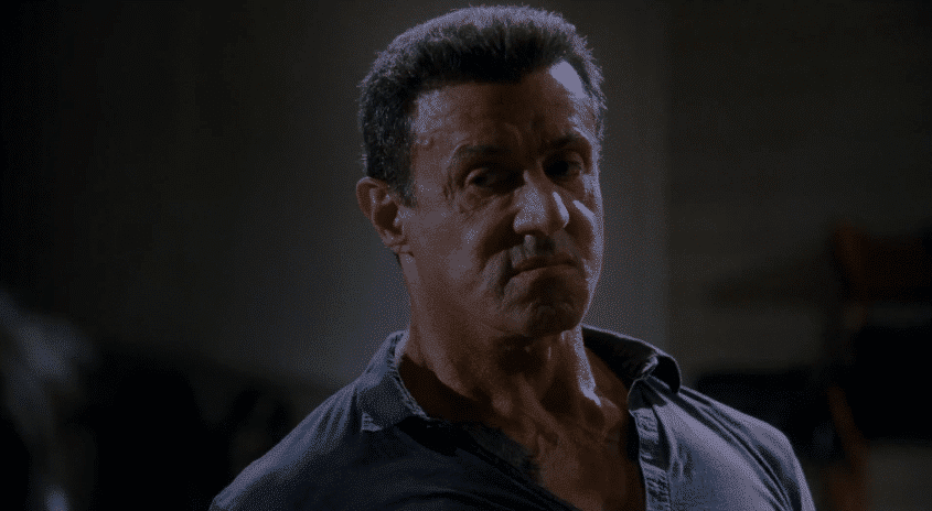 西爾維斯特史泰龍 (Sylvester Stallone) 掏出槍，與《七月寒冷》導演合作